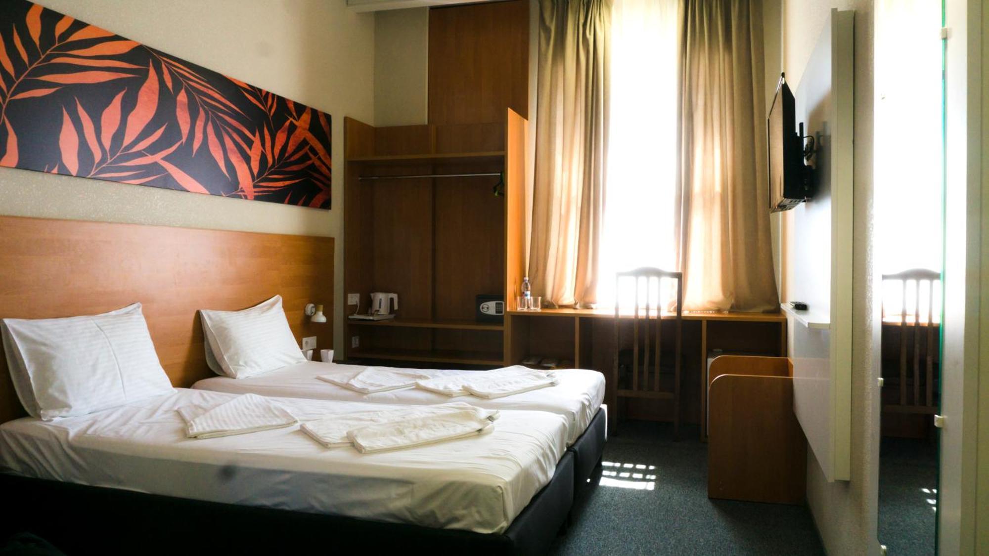 Arta City Hotel Yavoriv  Exterior foto